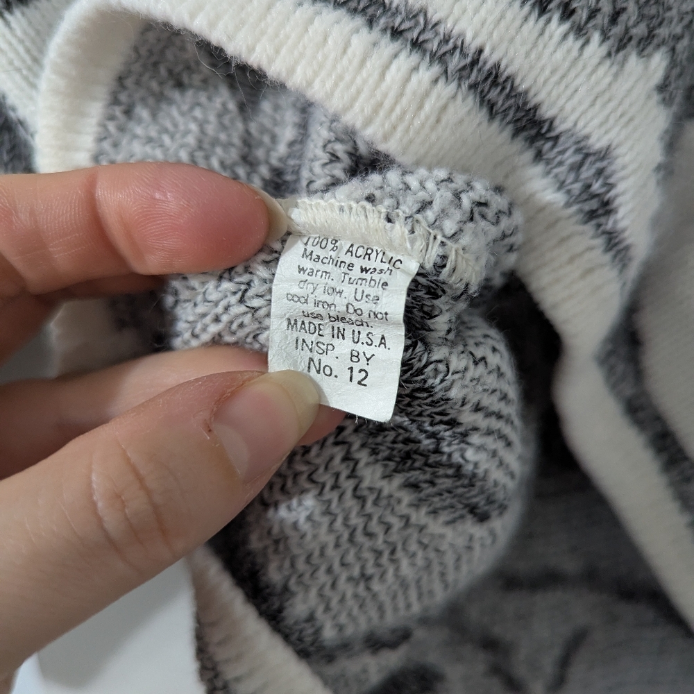 Vintage Adele Swirl Pattern Sweater - image 4